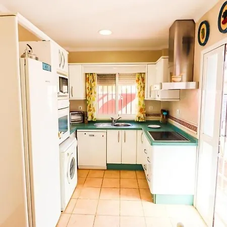 Encantadora Casa Bien Cuidada Cerca Del Aeropuerto Holiday home Malaga